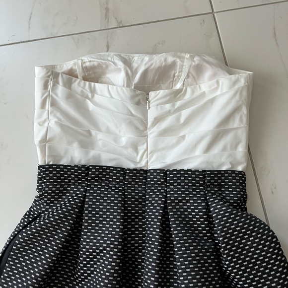 BNWT Max and Cleo Strapless Mini Dress with pockets size 2 - Picture 3 of 5